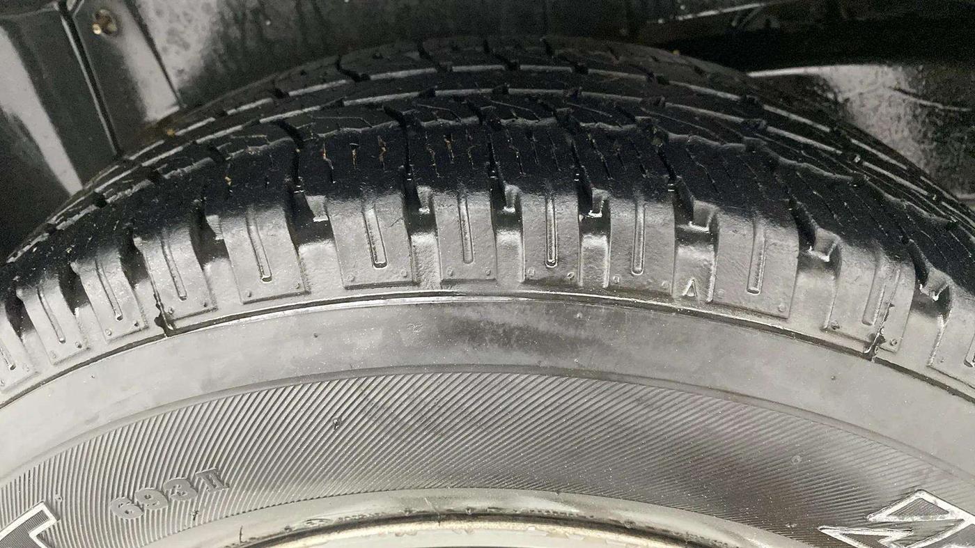 2016 Mahindra TUV300 T8, Diesel, Manual, 91,479 km, Right Rear Tyre Tread