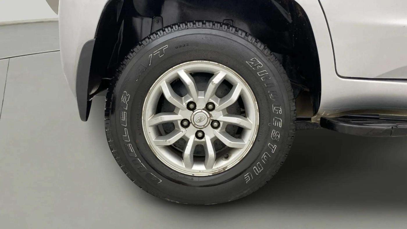 2016 Mahindra TUV300 T8, Diesel, Manual, 91,479 km, Right Rear Wheel