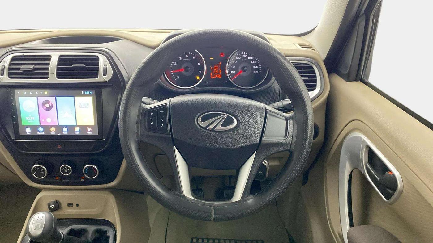 2016 Mahindra TUV300 T8, Diesel, Manual, 91,479 km, Steering Wheel Close Up
