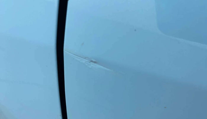 2016 Datsun Go A, Petrol, Manual, 52,249 km, Front passenger door - Slightly dented