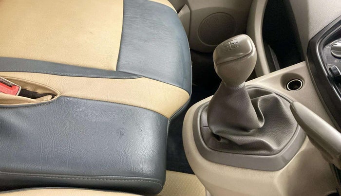 2016 Datsun Go A, Petrol, Manual, 52,249 km, Gear Lever