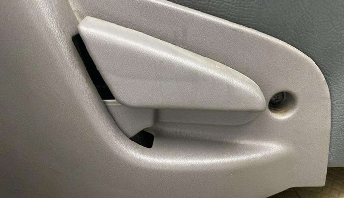 2016 Datsun Go A, Petrol, Manual, 52,249 km, Driver Side Adjustment Panel