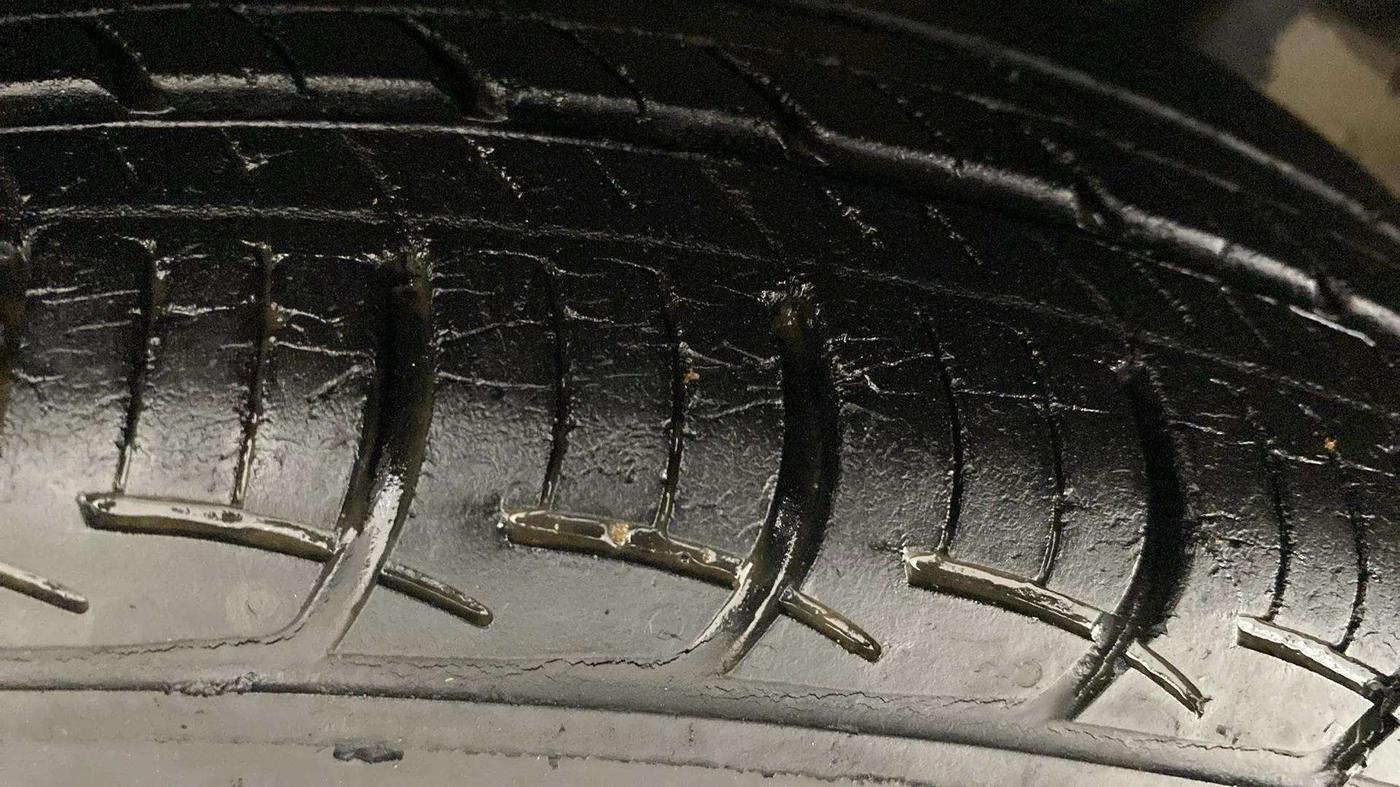 2016 Maruti Ciaz ZXI, Petrol, Manual, 26,738 km, Right Rear Tyre Tread
