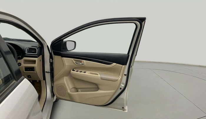 2016 Maruti Ciaz ZXI, Petrol, Manual, 26,738 km, RHS Front Door