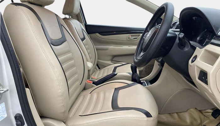 2016 Maruti Ciaz ZXI, Petrol, Manual, 26,738 km, Right Side Front Door Cabin