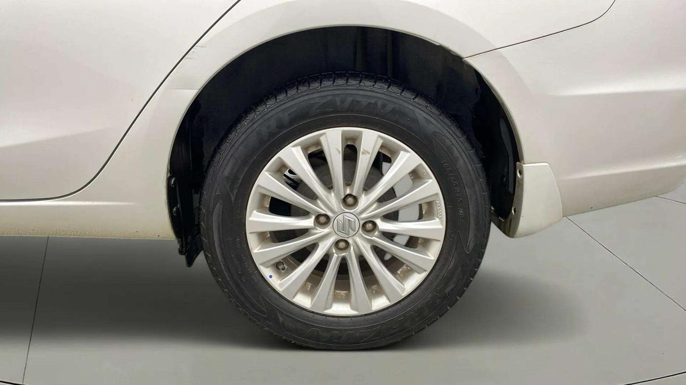 2016 Maruti Ciaz ZXI, Petrol, Manual, 26,738 km, Left Rear Wheel