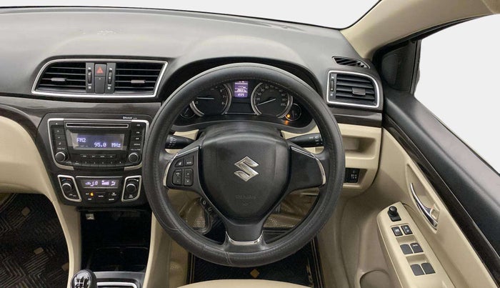 2016 Maruti Ciaz ZXI, Petrol, Manual, 26,738 km, Steering Wheel Close Up