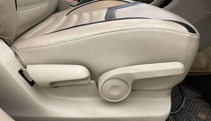 2016 Maruti Ciaz ZXI, Petrol, Manual, 26,738 km, Driver Side Adjustment Panel