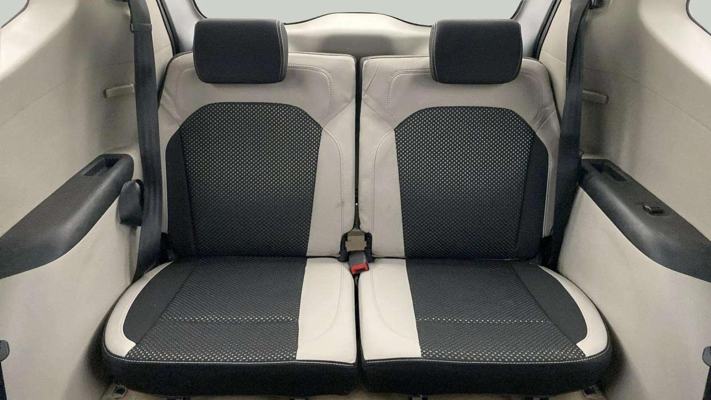 2020 Renault TRIBER RXZ, Petrol, Manual, 53,102 km, Third Seat Row ( optional )