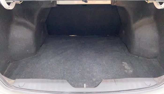 2017 Maruti Ciaz ZETA 1.4  AT PETROL, Petrol, Automatic, 59,305 km, Boot Inside