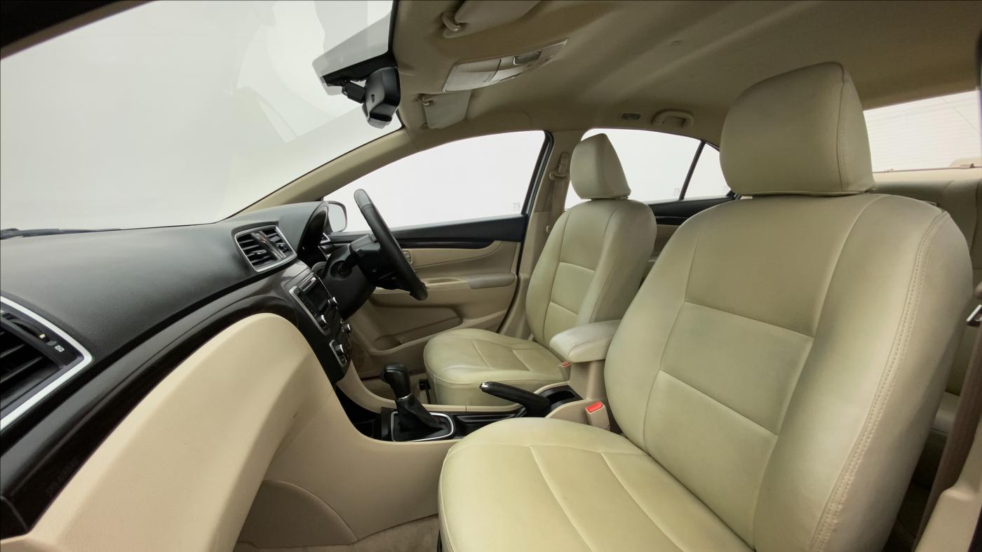 2017 Maruti Ciaz ZETA 1.4  AT PETROL, Petrol, Automatic, 59,305 km, Right Side Front Door Cabin