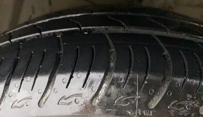 2017 Maruti Ciaz ZETA 1.4  AT PETROL, Petrol, Automatic, 59,305 km, Left Front Tyre Tread