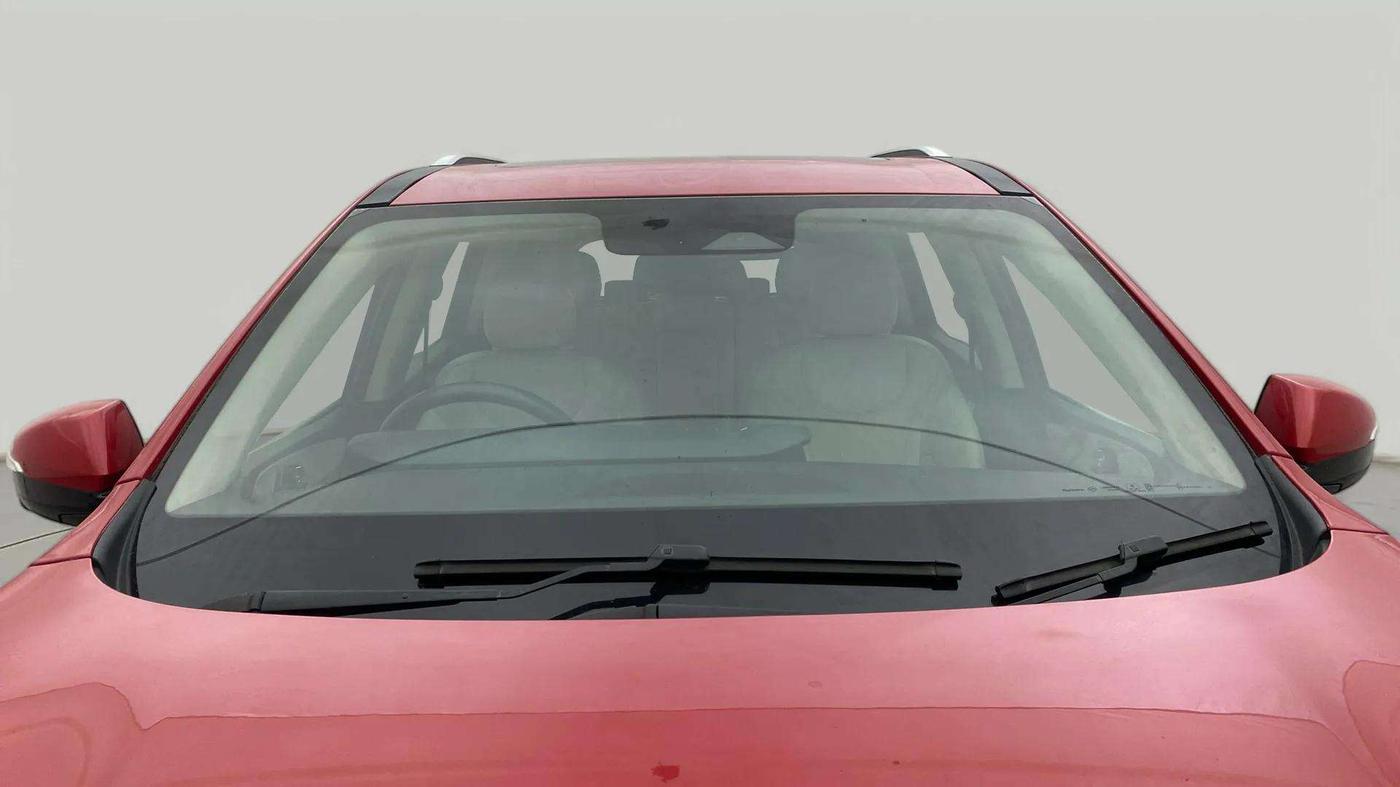 2021 Mahindra XUV700 AX 7 LUXURY P AT 7 STR, Petrol, Automatic, 46,197 km, Front Windshield