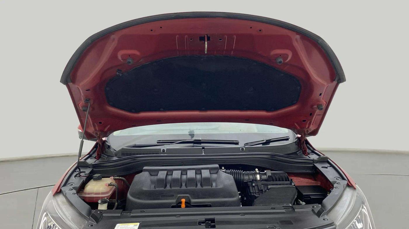 2021 Mahindra XUV700 AX 7 LUXURY P AT 7 STR, Petrol, Automatic, 46,197 km, Open Bonet
