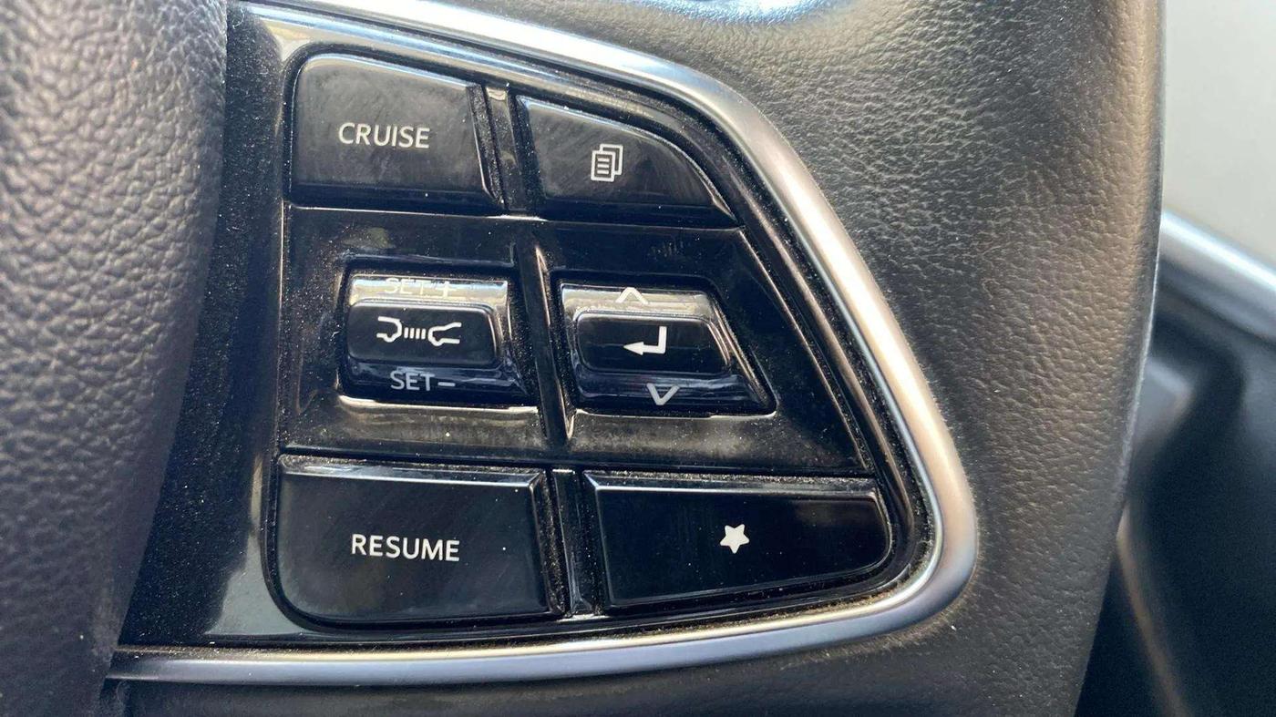 2021 Mahindra XUV700 AX 7 LUXURY P AT 7 STR, Petrol, Automatic, 46,197 km, Adaptive Cruise Control
