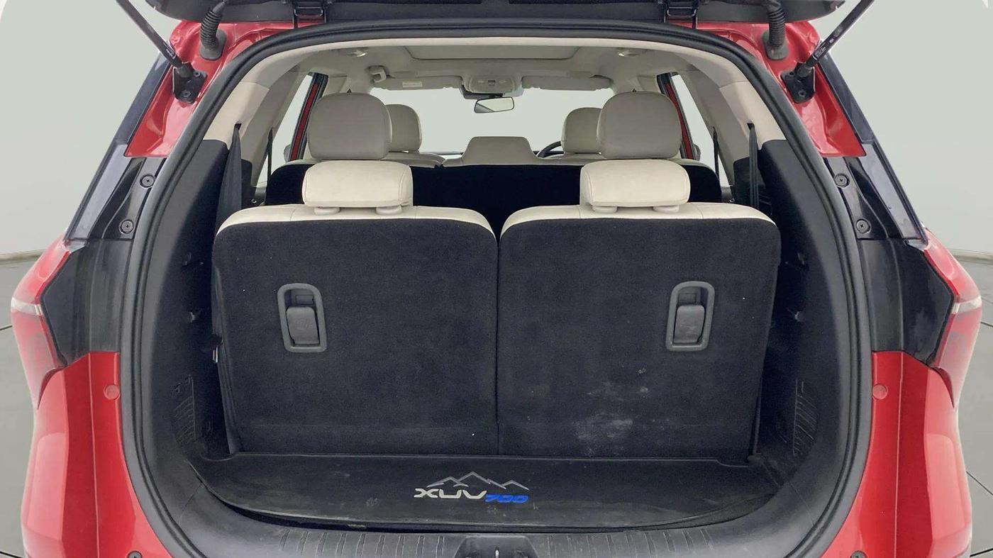 2021 Mahindra XUV700 AX 7 LUXURY P AT 7 STR, Petrol, Automatic, 46,197 km, Boot Open Zoomed View