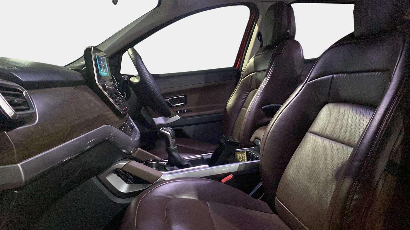2021 Tata Harrier XZA 2.0L, Diesel, Automatic, 57,889 km, Right Side Front Door Cabin