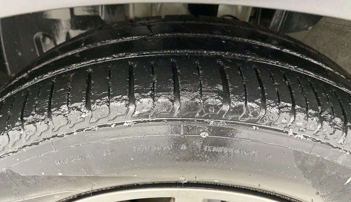 2019 Renault TRIBER RXZ, CNG, Manual, 60,779 km, Left Front Tyre Tread