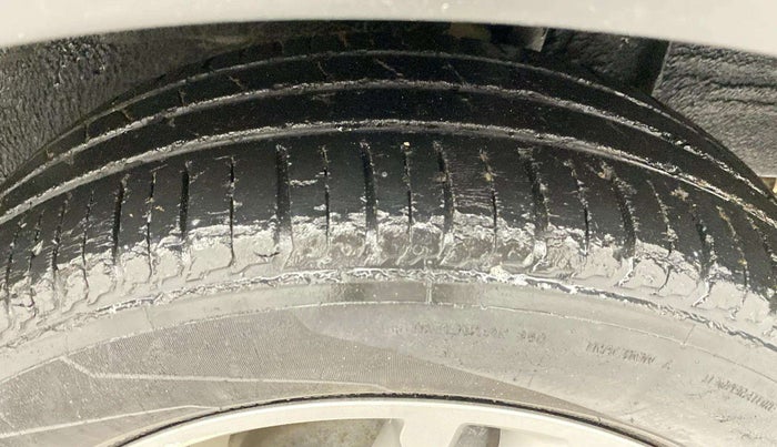 2019 Renault TRIBER RXZ, CNG, Manual, 60,779 km, Left Rear Tyre Tread