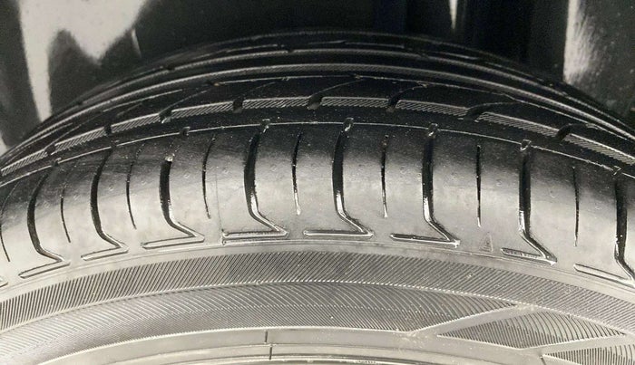 2018 Maruti Ciaz ZETA 1.4  MT PETROL, Petrol, Manual, 43,529 km, Left Rear Tyre Tread