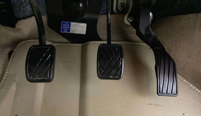 2018 Maruti Ciaz ZETA 1.4  MT PETROL, Petrol, Manual, 43,529 km, Pedals