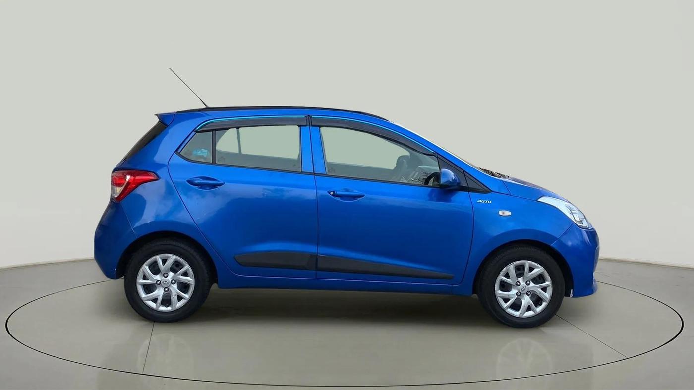 2018 Hyundai Grand i10 MAGNA AT 1.2 KAPPA VTVT, Petrol, Automatic, 49,199 km, Right Side View