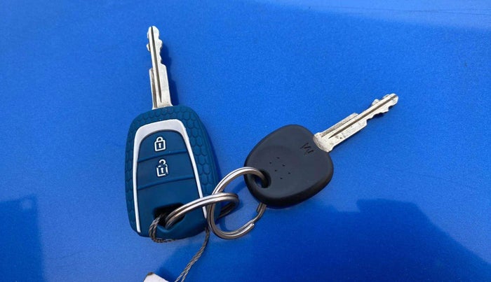2018 Hyundai Grand i10 MAGNA AT 1.2 KAPPA VTVT, Petrol, Automatic, 49,199 km, Key Close Up