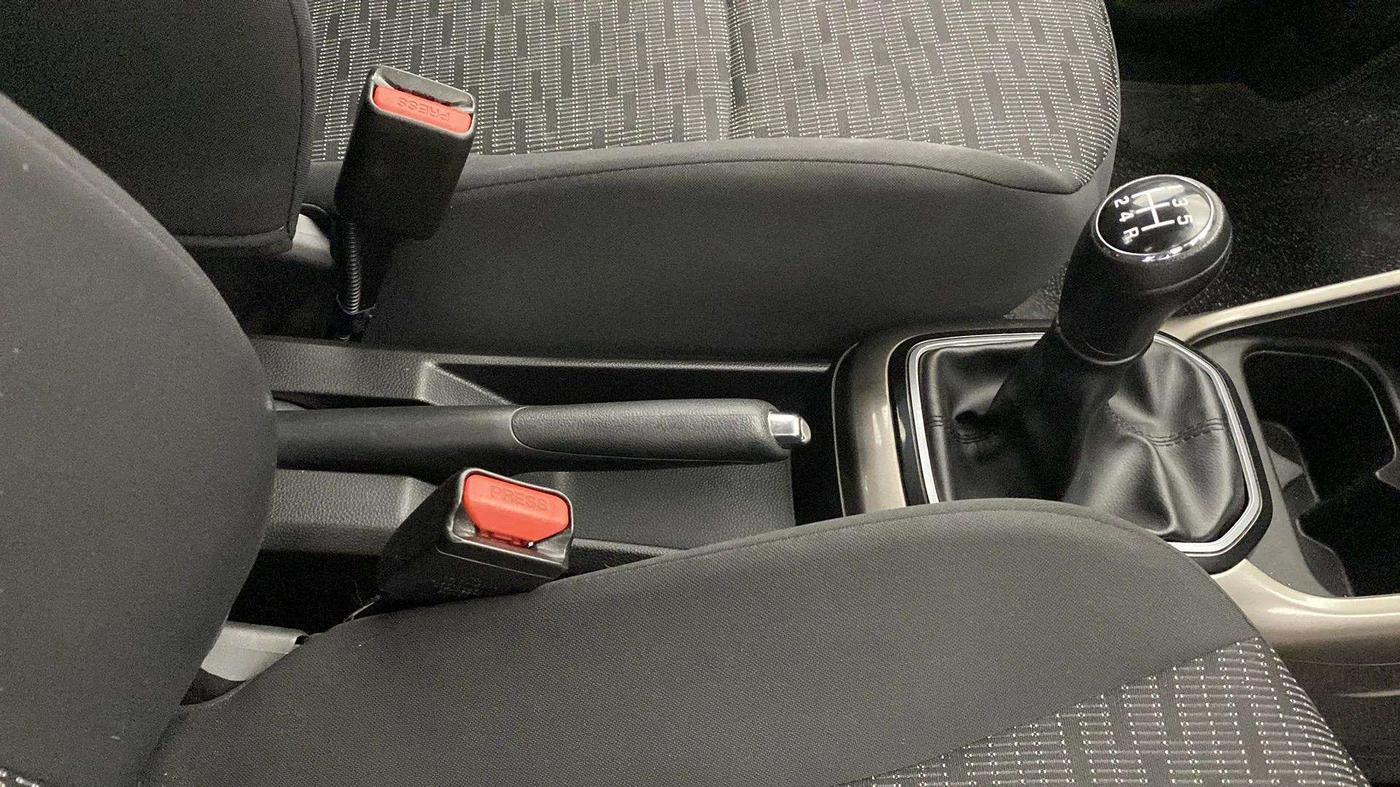 2019 Maruti IGNIS DELTA 1.2, Petrol, Manual, 13,951 km, Gear Lever