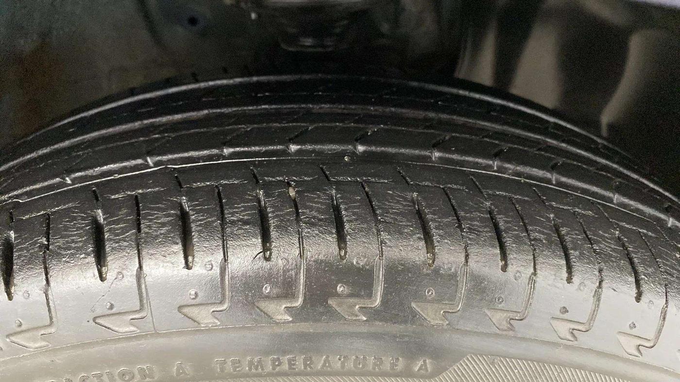2019 Maruti IGNIS DELTA 1.2, Petrol, Manual, 13,951 km, Right Front Tyre Tread