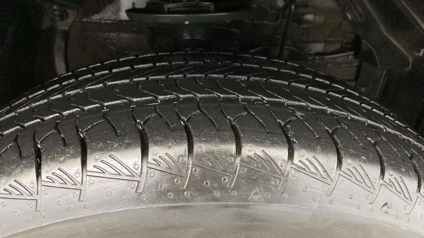 2023 Maruti Grand Vitara DELTA SMART HYBRID, Petrol, Manual, 33,181 km, Right Front Tyre Tread