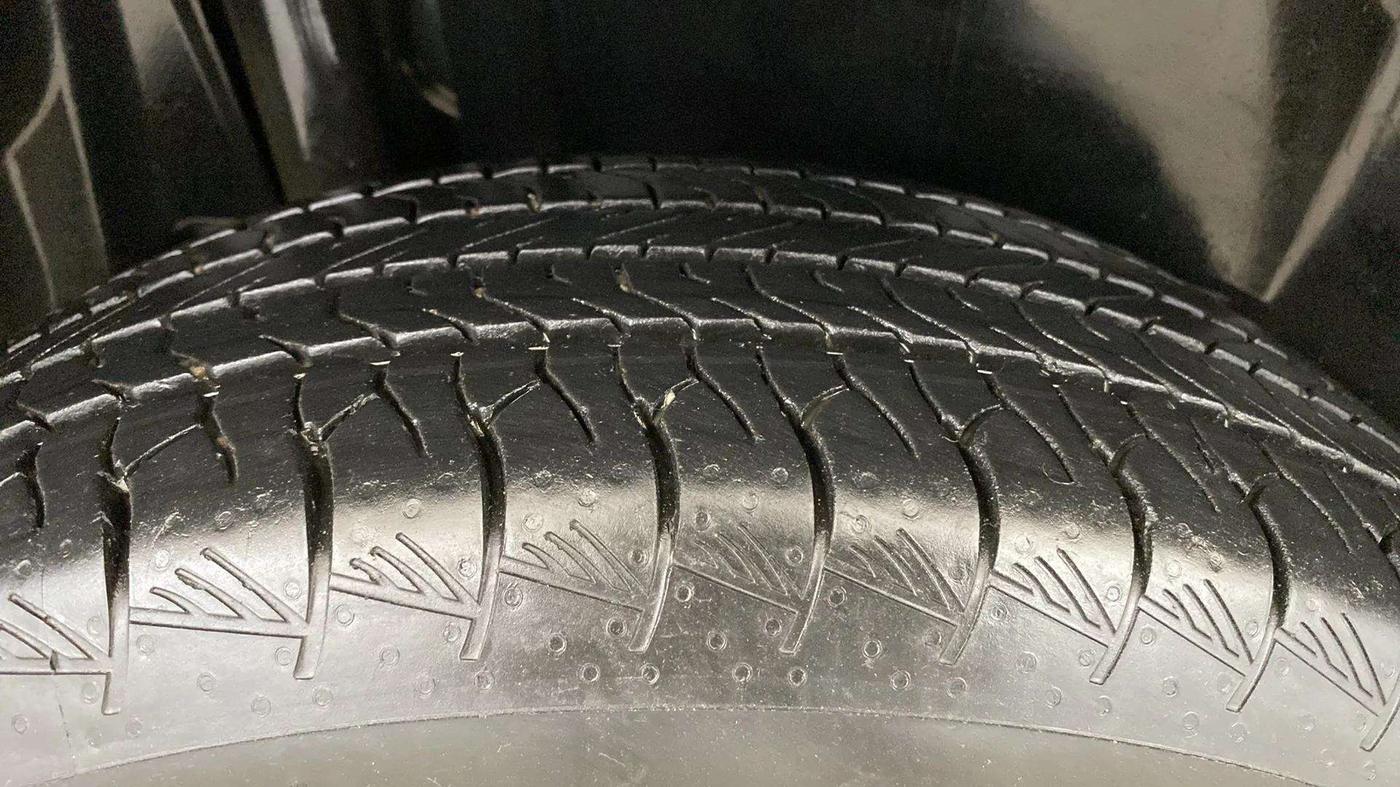 2023 Maruti Grand Vitara DELTA SMART HYBRID, Petrol, Manual, 33,181 km, Right Rear Tyre Tread