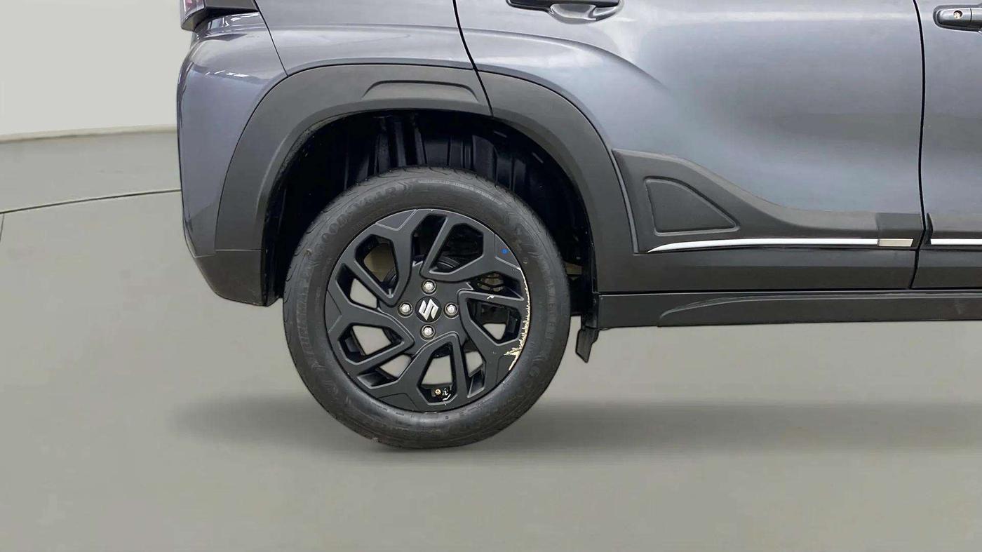 2023 Maruti FRONX DELTA PLUS 1.2MT, Petrol, Manual, 47,810 km, Right Rear Wheel