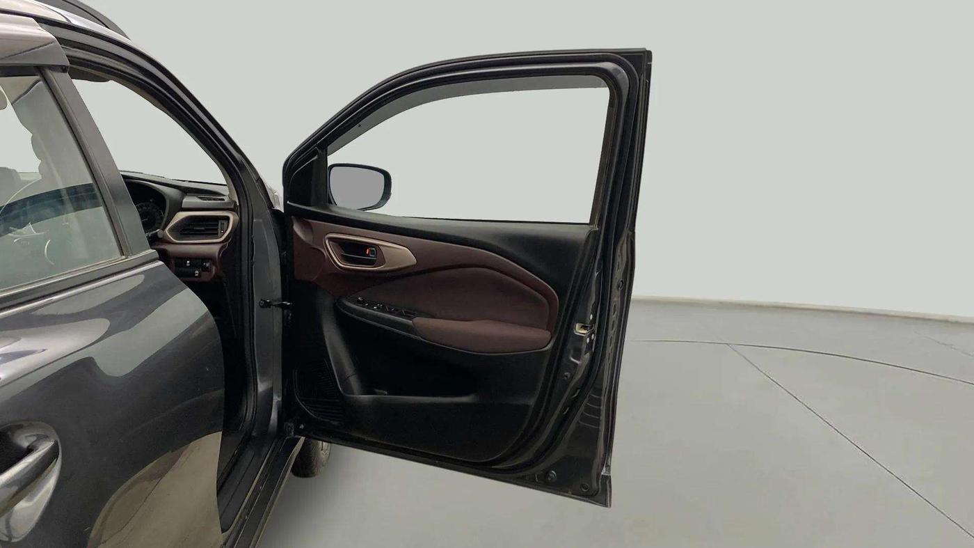 2023 Maruti FRONX DELTA PLUS 1.2MT, Petrol, Manual, 47,810 km, Driver Side Adjustment Panel