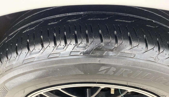 2017 Maruti Baleno DELTA PETROL 1.2, Petrol, Manual, 80,197 km, Right Front Tyre Tread