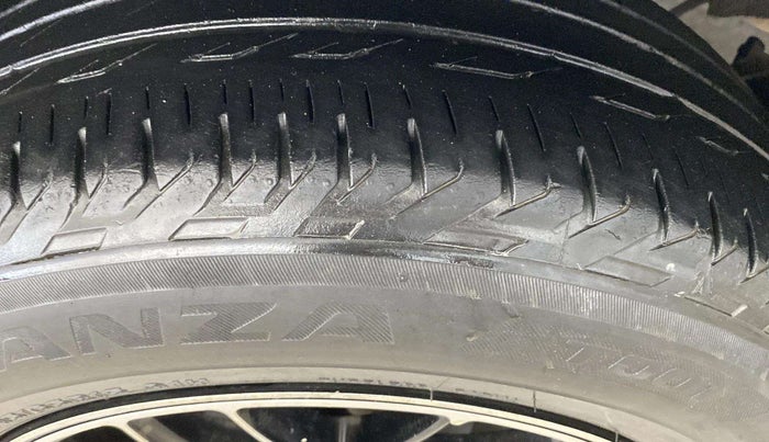2017 Maruti Baleno DELTA PETROL 1.2, Petrol, Manual, 80,197 km, Left Front Tyre Tread
