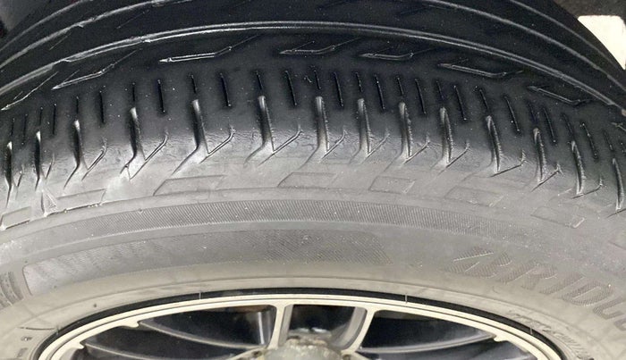2017 Maruti Baleno DELTA PETROL 1.2, Petrol, Manual, 80,197 km, Right Rear Tyre Tread