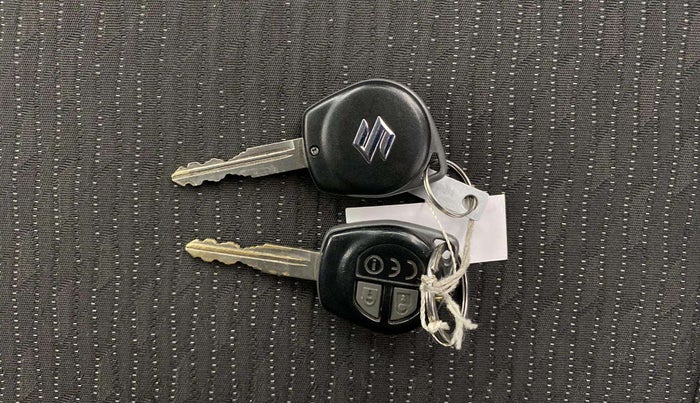 2017 Maruti Baleno DELTA PETROL 1.2, Petrol, Manual, 80,197 km, Key Close Up