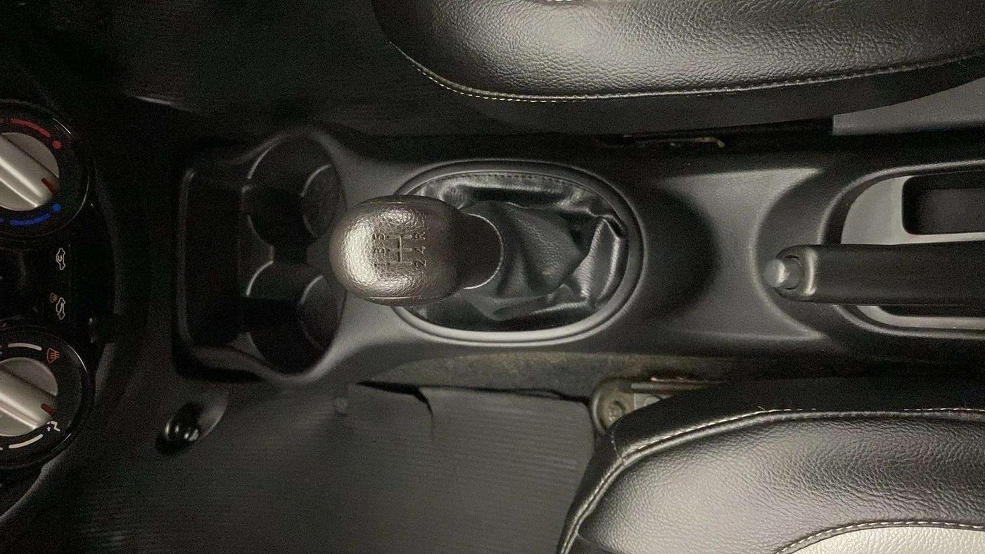2018 Nissan Micra Active XV, Petrol, Manual, 37,641 km, Gear Lever