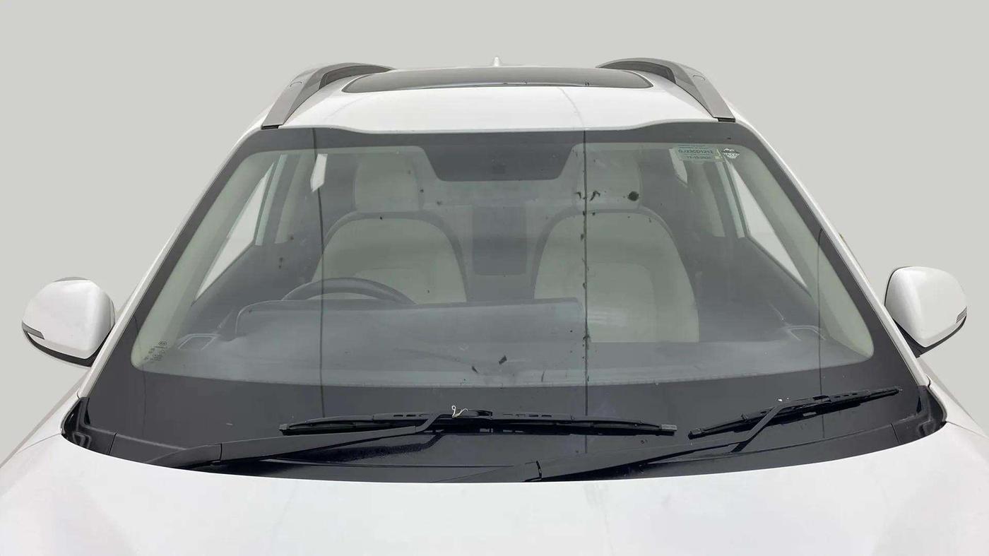 2020 KIA SONET HTX 1.0 IMT, Petrol, Manual, 88,669 km, Front Windshield