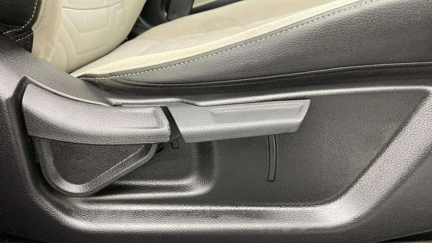 2020 KIA SONET HTX 1.0 IMT, Petrol, Manual, 88,669 km, Driver Side Adjustment Panel