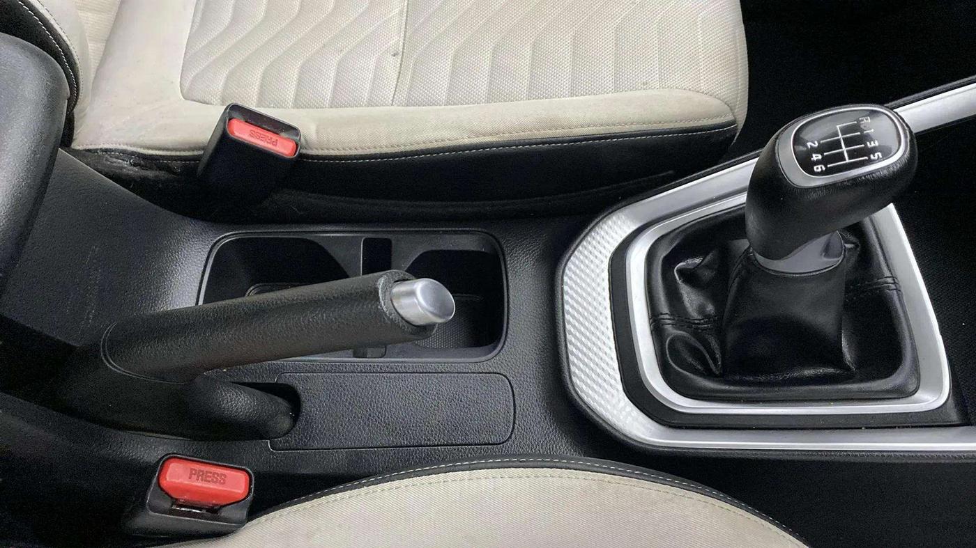 2020 KIA SONET HTX 1.0 IMT, Petrol, Manual, 88,669 km, Gear Lever
