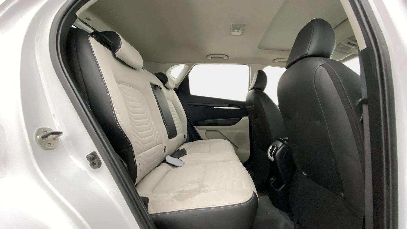 2020 KIA SONET HTX 1.0 IMT, Petrol, Manual, 88,669 km, Right Side Rear Door Cabin