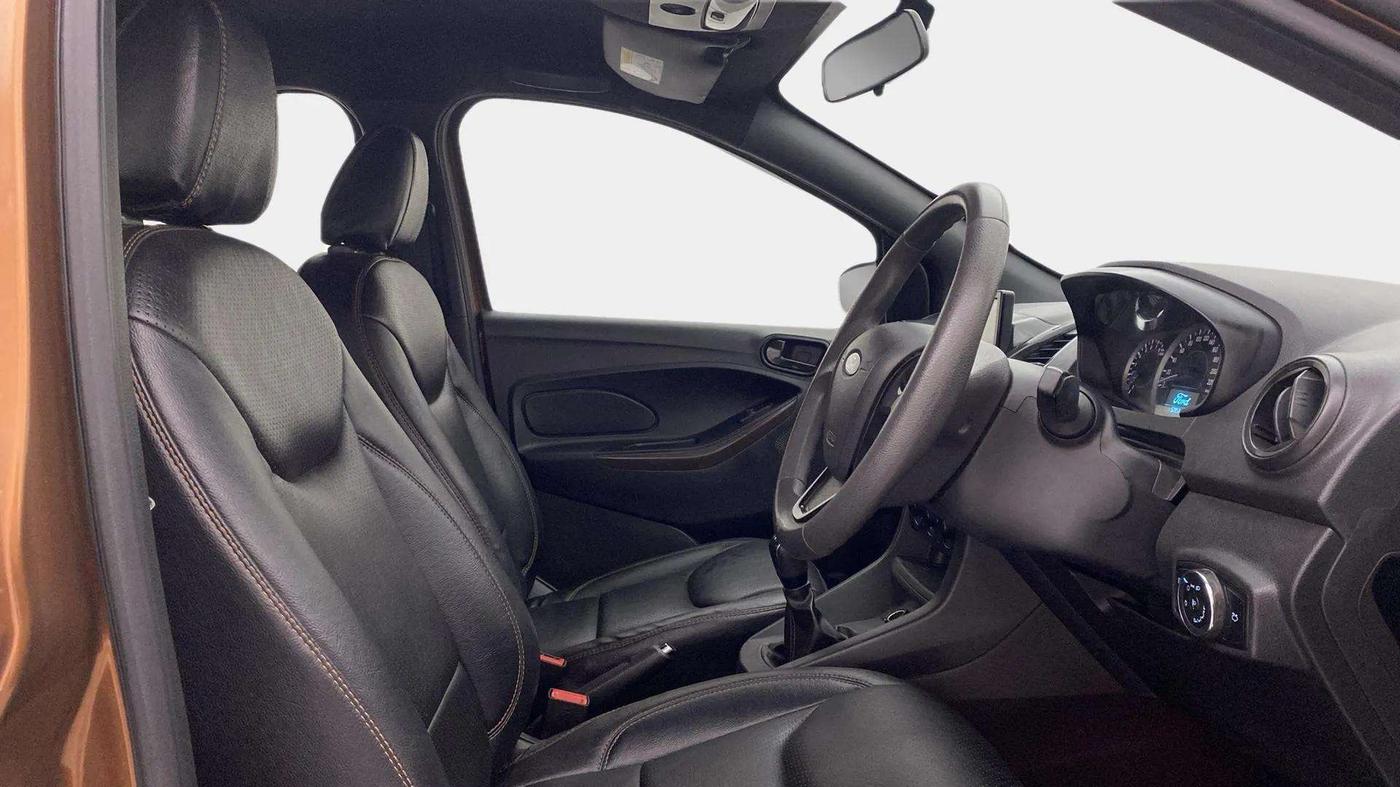 2020 Ford FREESTYLE TITANIUM 1.2 PETROL, Petrol, Manual, 52,033 km, Right Side Front Door Cabin