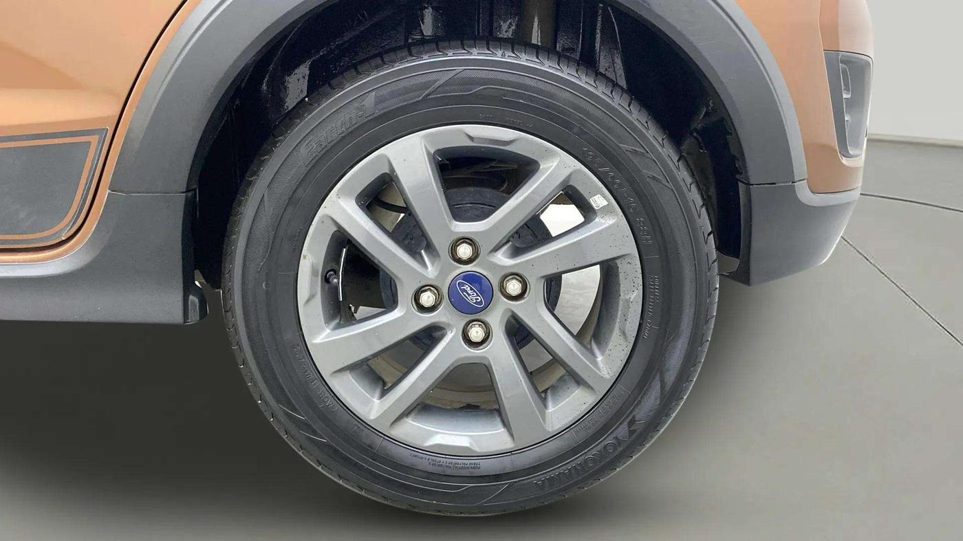 2020 Ford FREESTYLE TITANIUM 1.2 PETROL, Petrol, Manual, 52,033 km, Left Rear Wheel