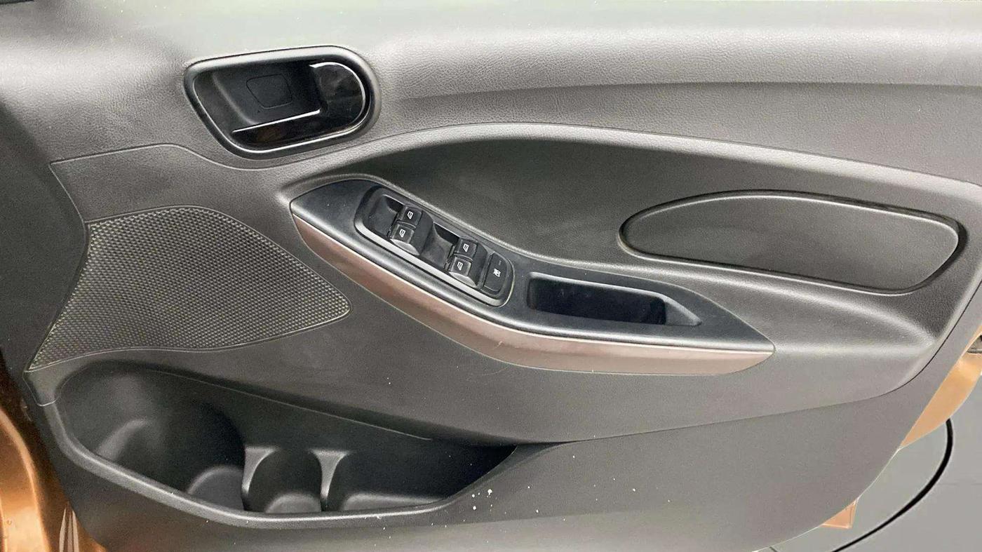 2020 Ford FREESTYLE TITANIUM 1.2 PETROL, Petrol, Manual, 52,033 km, Driver Side Door Panels Control