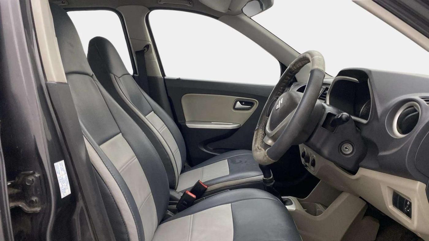 2018 Maruti Alto K10 VXI, Petrol, Manual, 30,368 km, Right Side Front Door Cabin