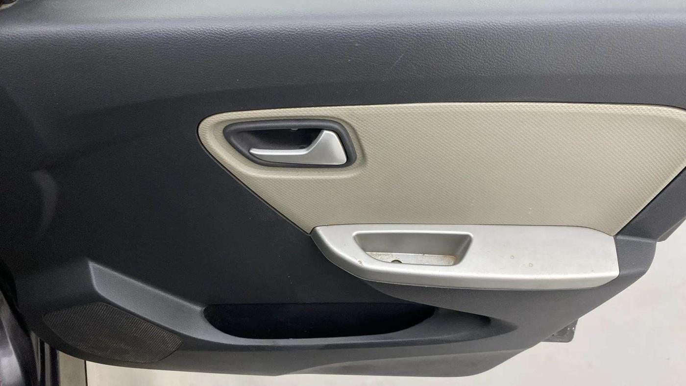 2018 Maruti Alto K10 VXI, Petrol, Manual, 30,368 km, Driver Side Door Panels Control