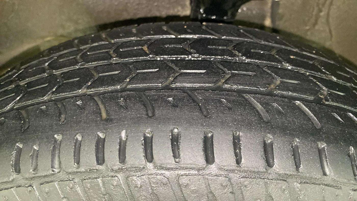 2018 Maruti Alto K10 VXI, Petrol, Manual, 30,368 km, Left Front Tyre Tread