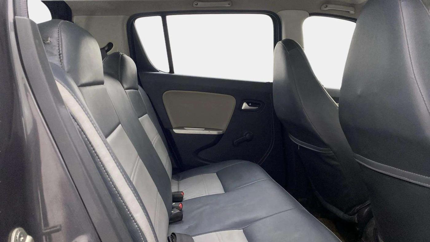 2018 Maruti Alto K10 VXI, Petrol, Manual, 30,368 km, Right Side Rear Door Cabin