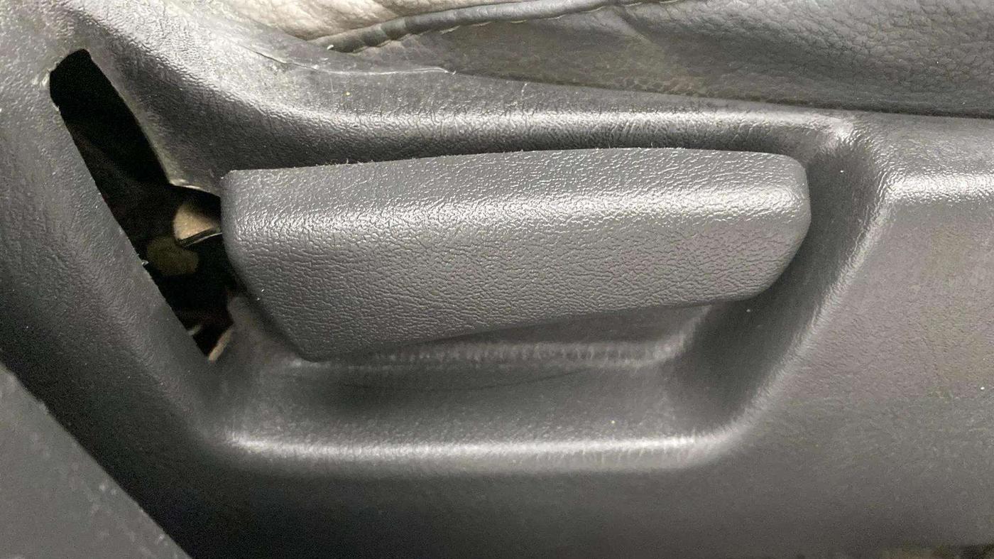 2018 Maruti Alto K10 VXI, Petrol, Manual, 30,368 km, Driver Side Adjustment Panel